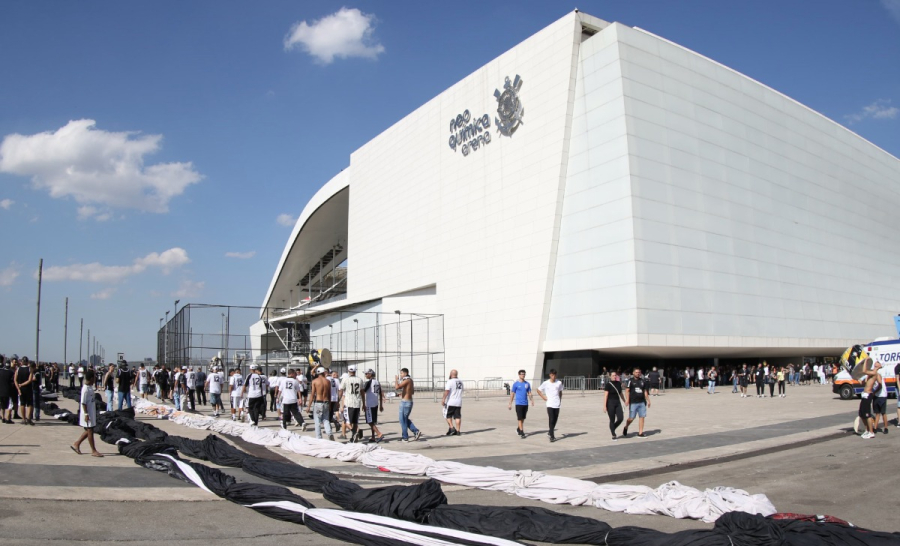Corinthians acerta suspensão de pagamento da Neo Química Arena