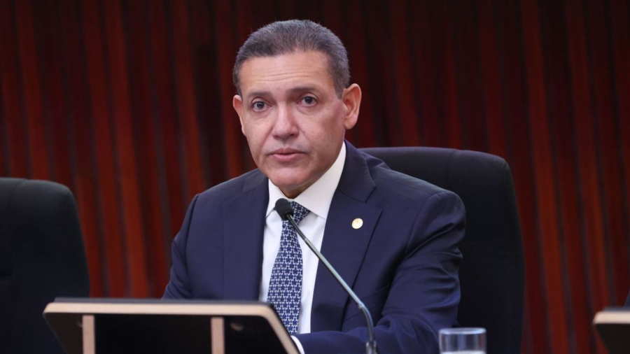 Nunes Marques suspende postagens ilegais contra campanha de Lula