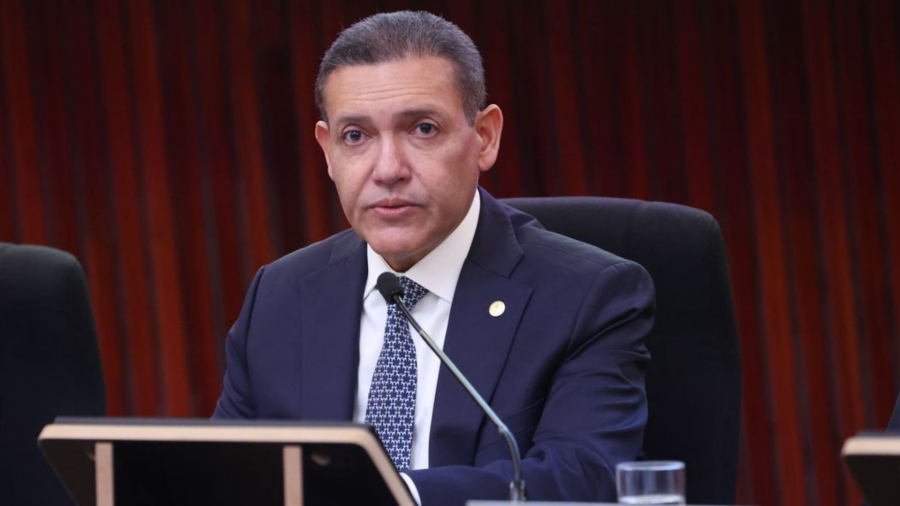 Nunes Marques suspende postagens ilegais contra campanha de Lula