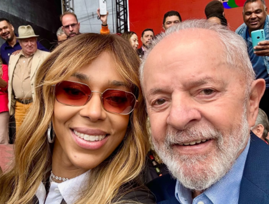 Erika Hilton se emociona ao comemorar reeleição de Lula: “Nunca duvidei da vitória”