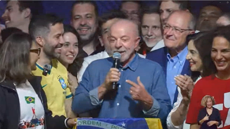 Lula diz que debateu com 'representante de miliciano'