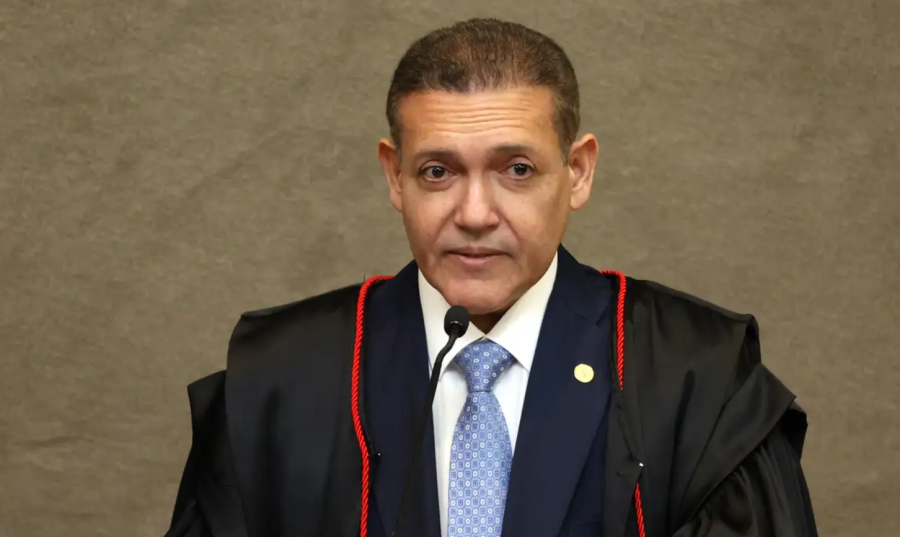 Nunes Marques diz que ligou para Lula e Flávio Bolsonaro e explica prorrogação da votação
