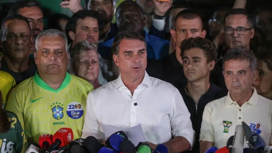 Flávio não reconhece vitória de Lula e tentará anulação do pleito
