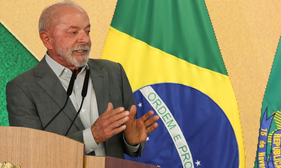 Lula vai procurar centrão e condiciona indicações para ministérios a votos no Congresso