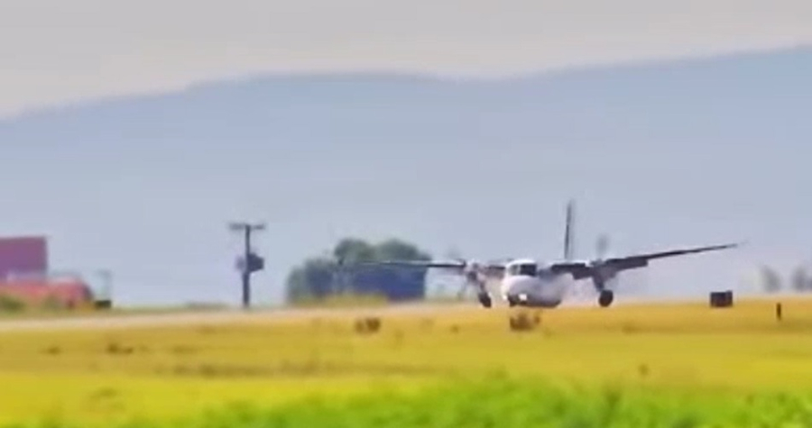 Avião faz pouso de barriga no aeroporto de Sorocaba; assista o vídeo