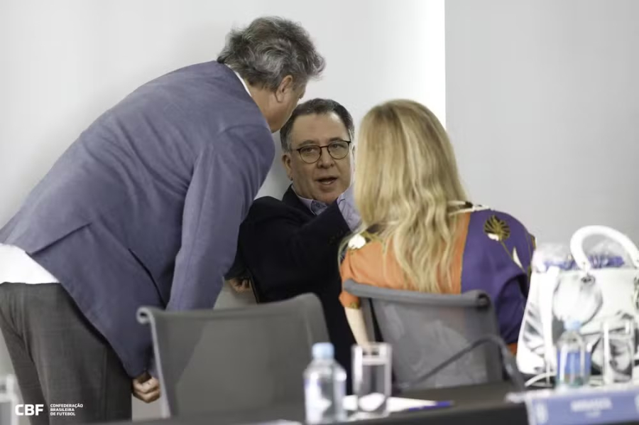 Clubes discutem novas regras no Brasileirão de 2027: três rebaixados e seis estrangeiros no elenco