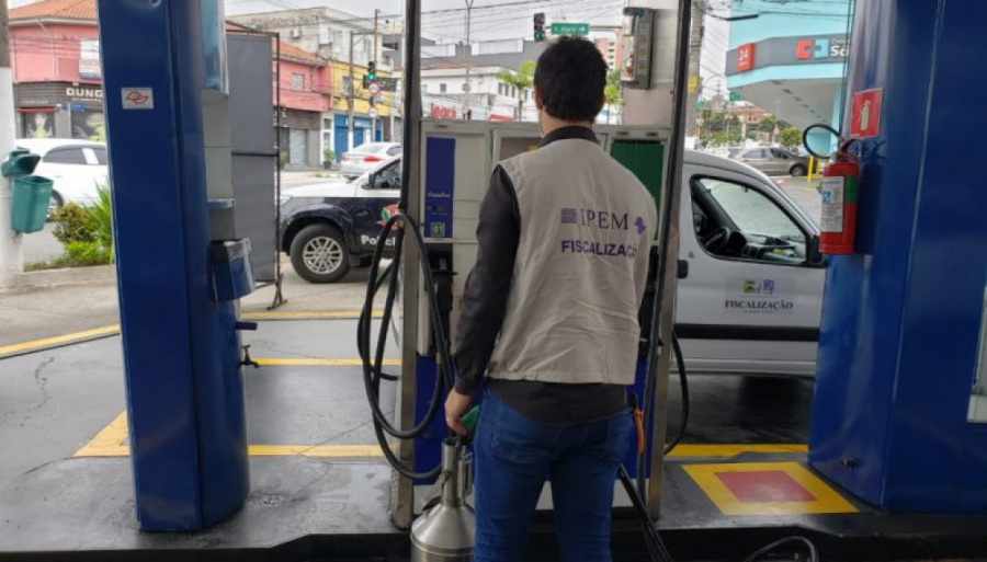 Ipem-SP lança sistema inovador e inédito para o consumidor localizar bombas medidoras de combustíveis antifraudes