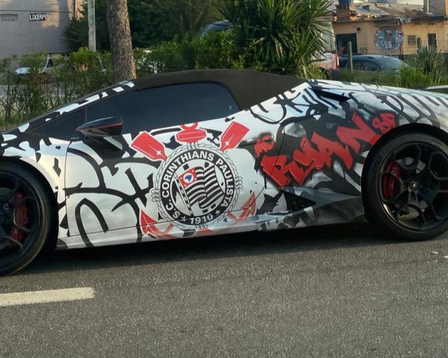 VÍDEO - MC Ryan é preso após fazer manobras com Lamborghini em estádio de Piracicaba