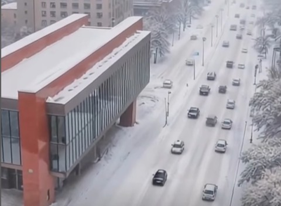 Vídeo em IA de São Paulo coberta de neve viraliza nas redes sociais 
