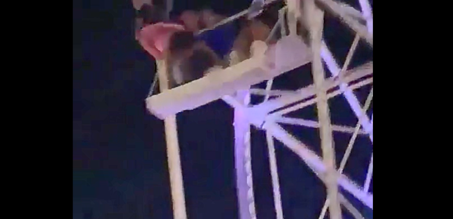 VÍDEO: Menina cai de roda-gigante