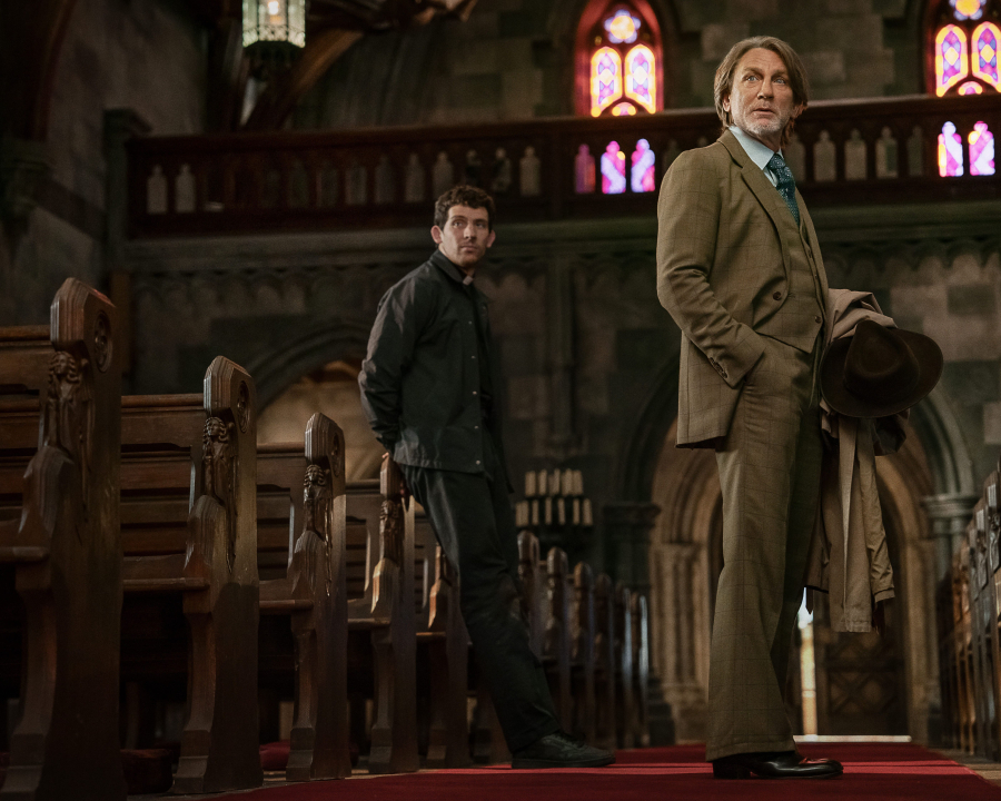 Netflix lança teaser, trailer oficial e novas imagens de 'Vivo ou Morto: Um mistério knives out'