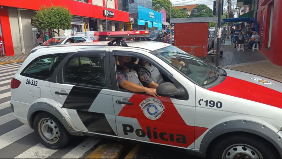 Homem que matou ex-companheira em Bauru morre em confronto com a PM