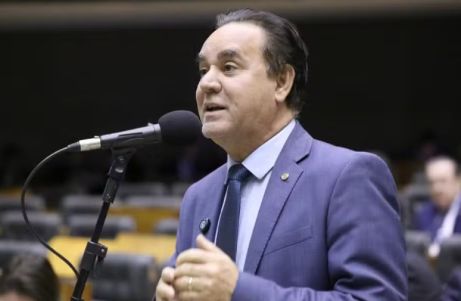  Suplente de Zambelli, Adilson Barroso é 'conservador e amigo de Bolsonaro'