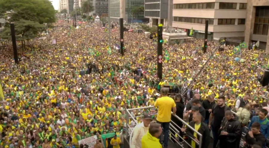 Datafolha: 34% dos petistas se posicionam à direita, e 14% dos bolsonaristas, à esquerda