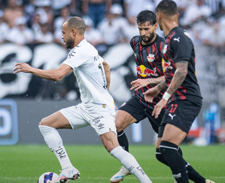 Santos e Bragantino empatam sem gols em Itaquera