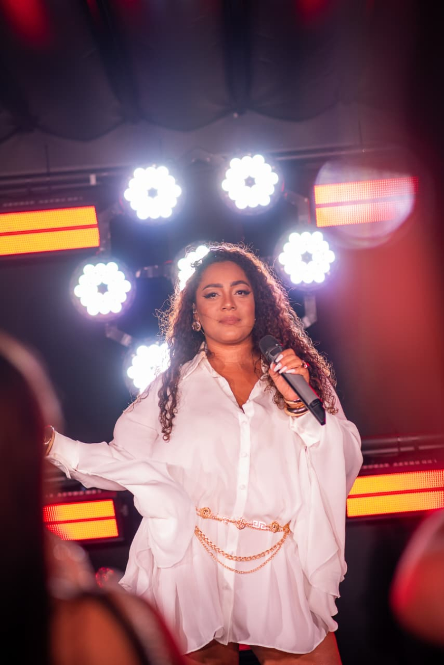 Caroline Morais lança “Nóis é muito doido”, primeira música do projeto Pagode da Carolzinha