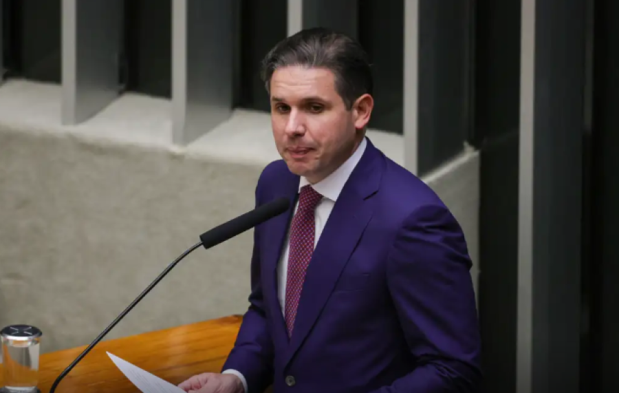 Motta promete avançar em votações sobre 6X1 e trabalho em apps