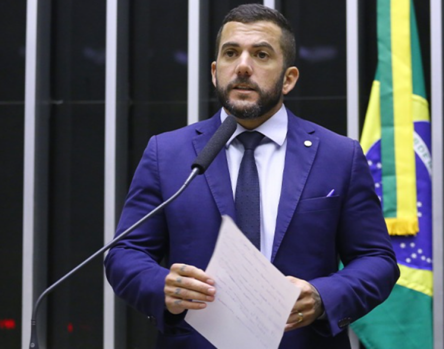 Carlos Jordy protocola pedido de CPMI do Banco Master com 280 assinaturas