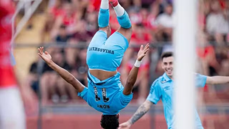 Santos vence Noroeste e se mantém vivo no Paulistão