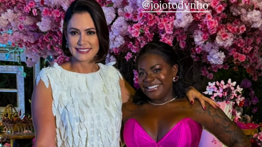 Michelle Bolsonaro parabeniza Jojo Todynho e manda recado a haters