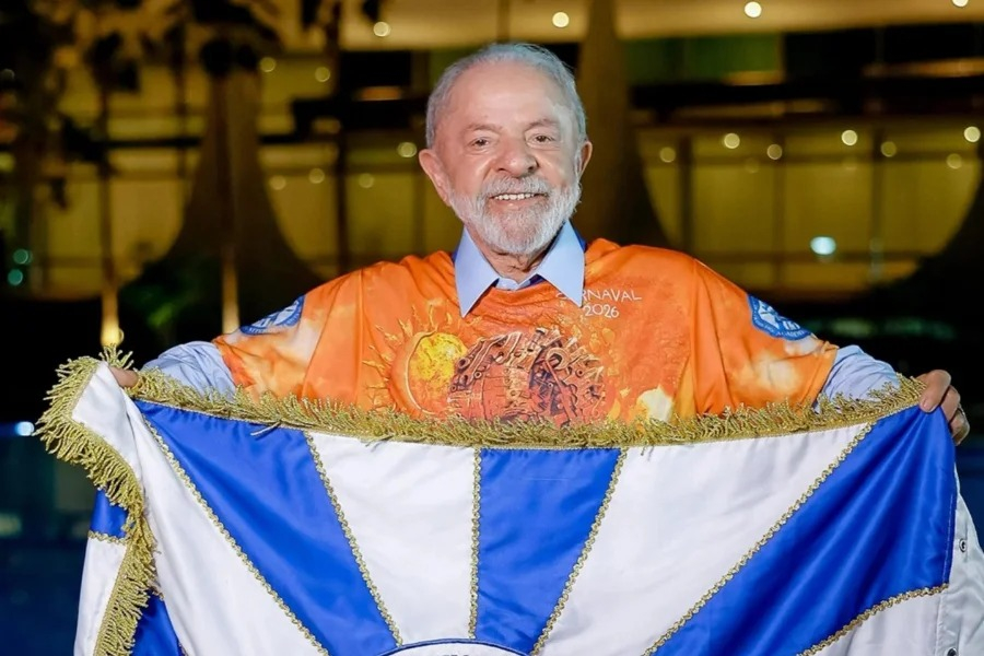 Lula barra participação de ministros no desfile de Carnaval em sua homenagem