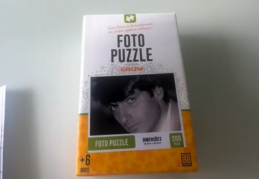 Michelle ganha quebra-cabeça personalizado com foto de Bolsonaro