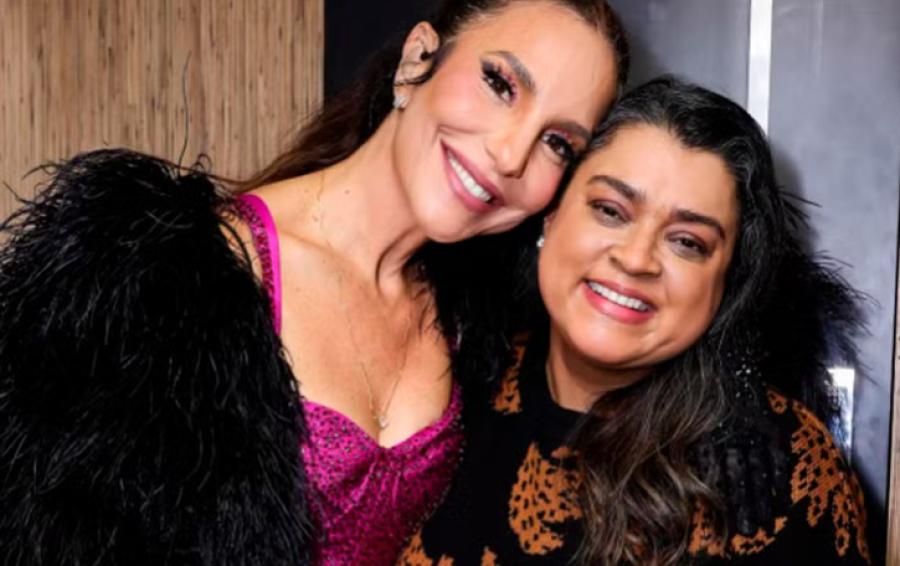 Ivete inicia desfile do Coruja com tributo a Preta Gil no carnaval de Salvador