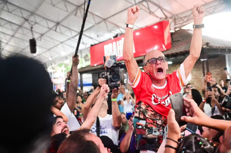 Viradouro é campeã do Carnaval 2026; Juliana Paes se emociona e vibra na apuração