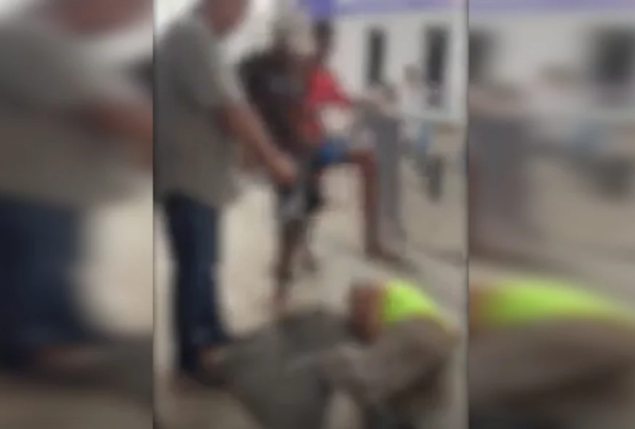 Sujeito tenta abusar de mulher e apanha da população