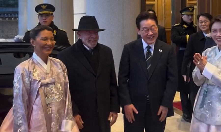 Janja usa traje tradicional sul-coreano em jantar oficial com presidente da Coreia do Sul