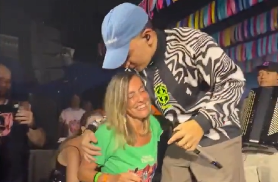 Tatiana Sampaio é homenageada por João Gomes na Sapucaí