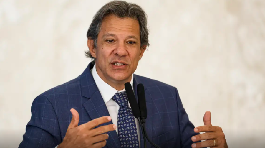 Haddad diz que saída do Ministério depende de viagem de Lula aos EUA