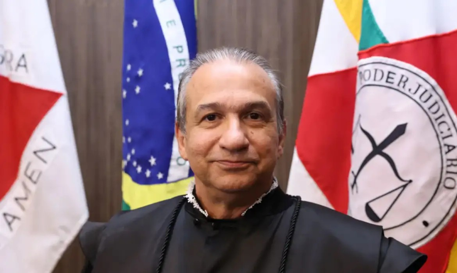 Desembargador é afastado por absolver acusado de estupro