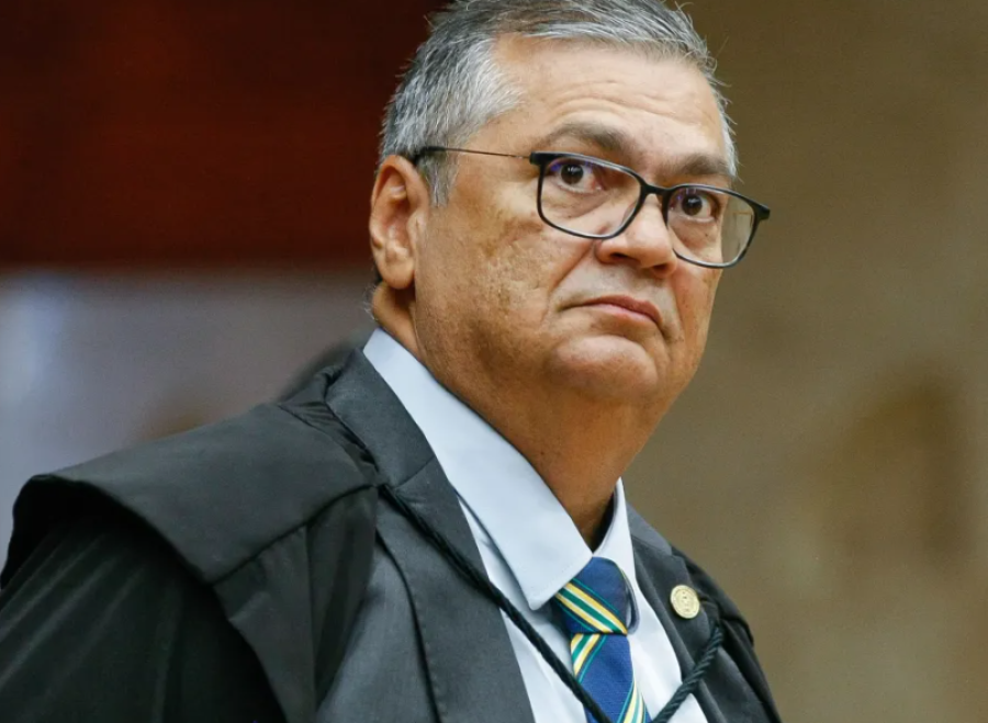 Dino suspende quebra de sigilos de Lulinha na CPMI do INSS