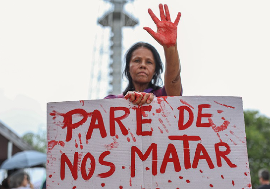 Relatório aponta média de 12 mulheres vítimas de violência por dia