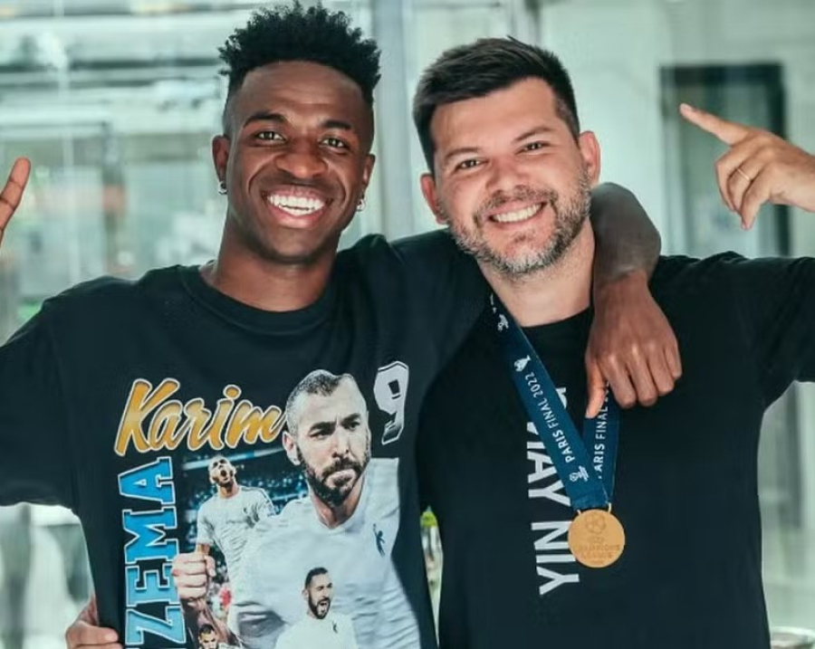 Polícia busca imagens de criminosos que atiraram em assessor de Vini Jr.