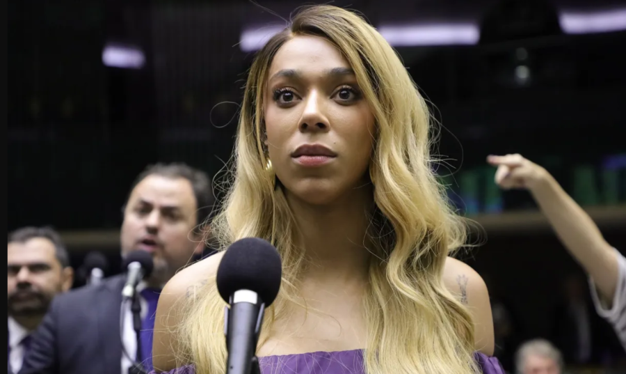 Erika Hilton pede prisão de Ratinho por transfobia