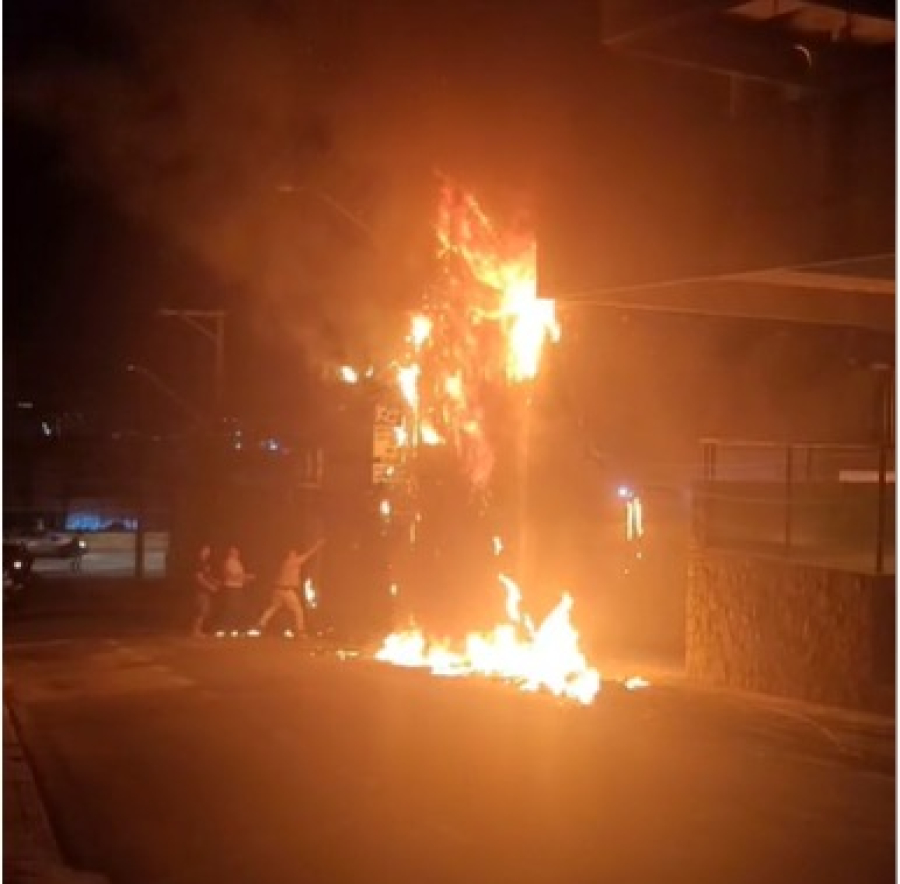 Incêndio em fiação assusta moradores no Centro de Sorocaba