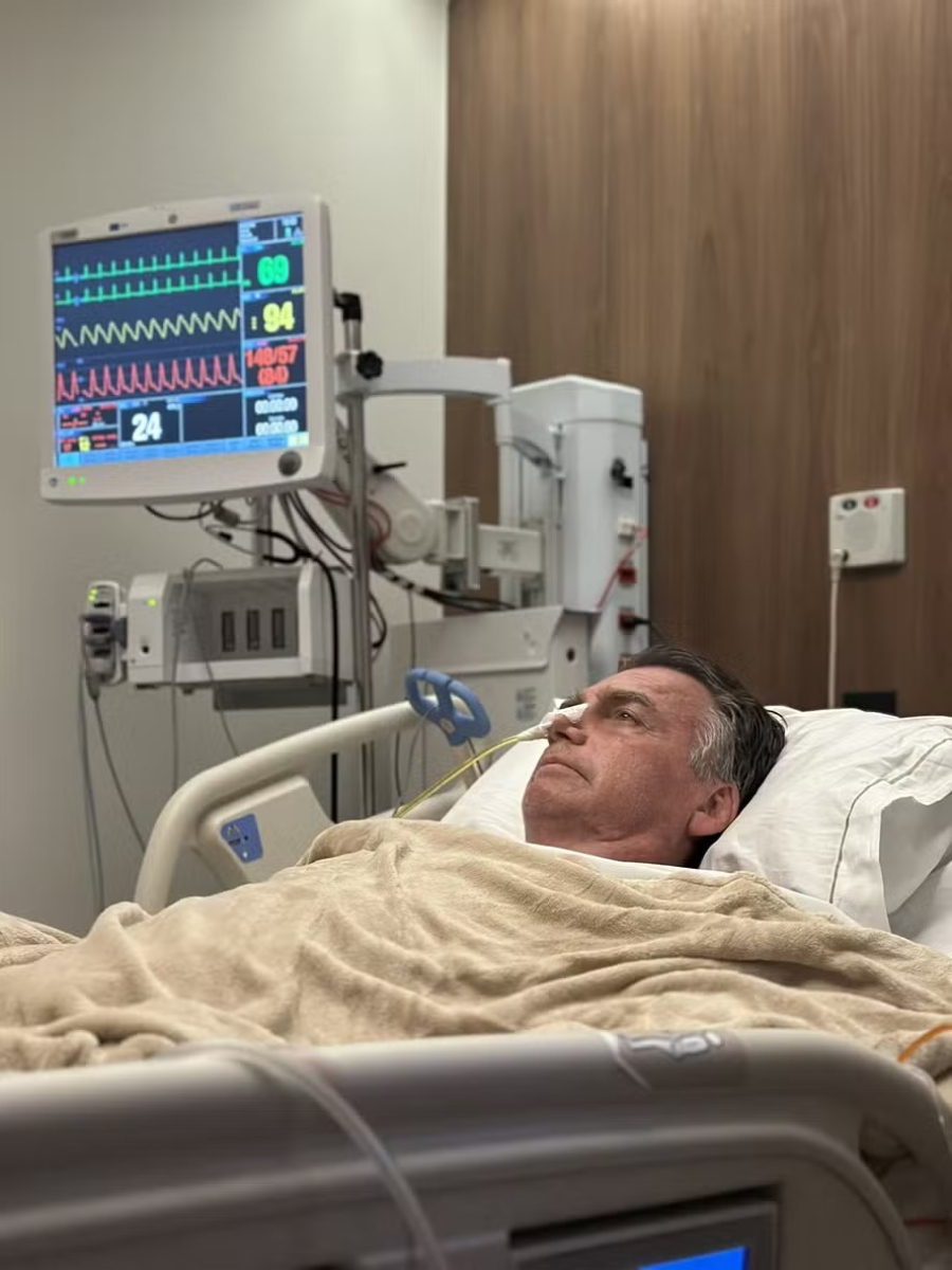 Jair Bolsonaro completa 24 horas na UTI