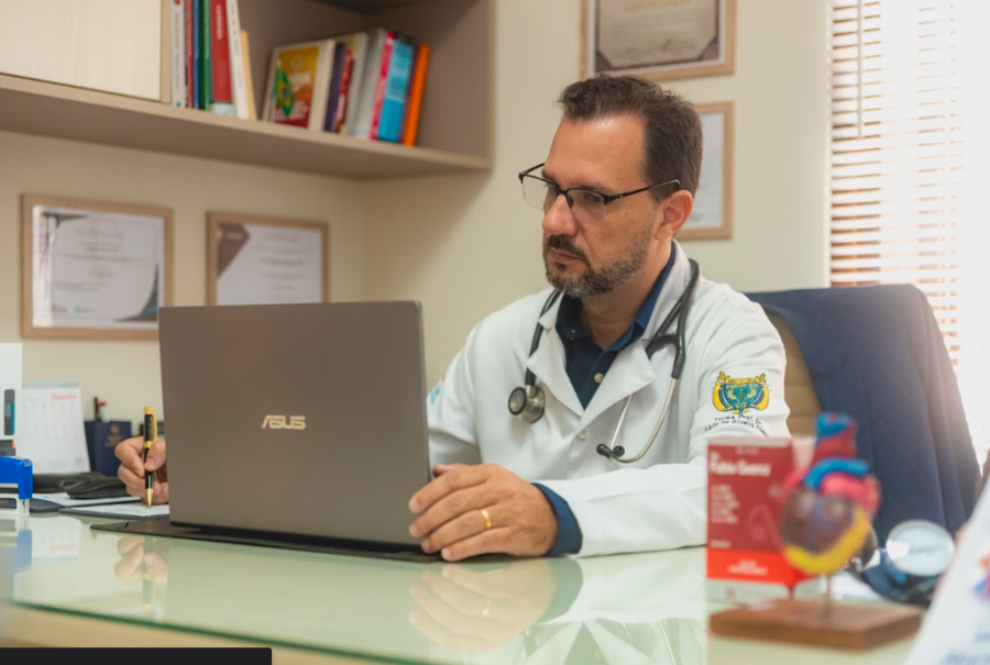 Médico de Sorocaba lança livro sobre o papel da espiritualidade na Medicina