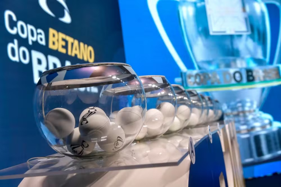 Sorteio da quinta fase da Copa do Brasil acontece nesta segunda-feira (23)