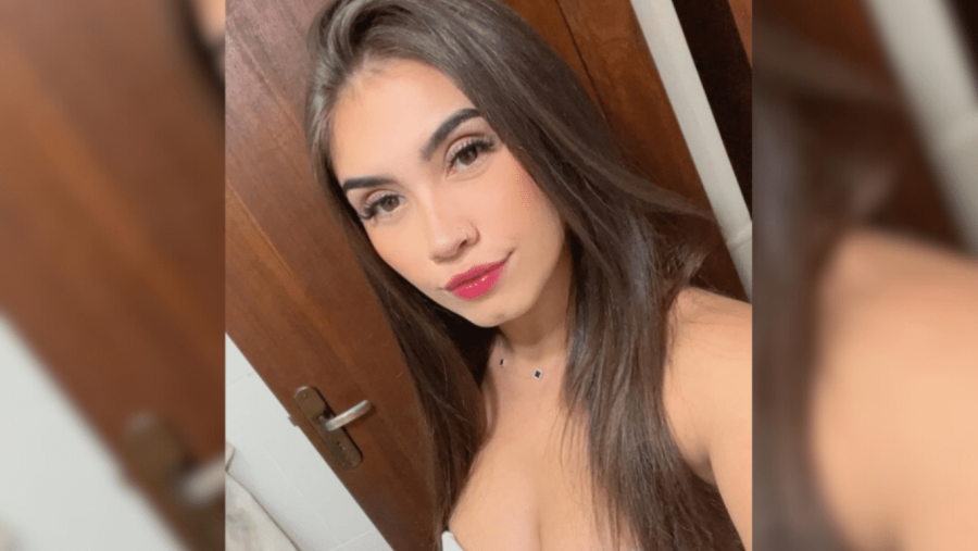 Mulher é morta a tiros dentro de carro em SP