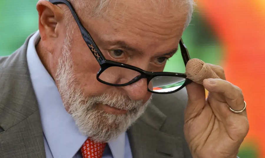 Desaprovação de Lula chega a 61%, segundo PoderData