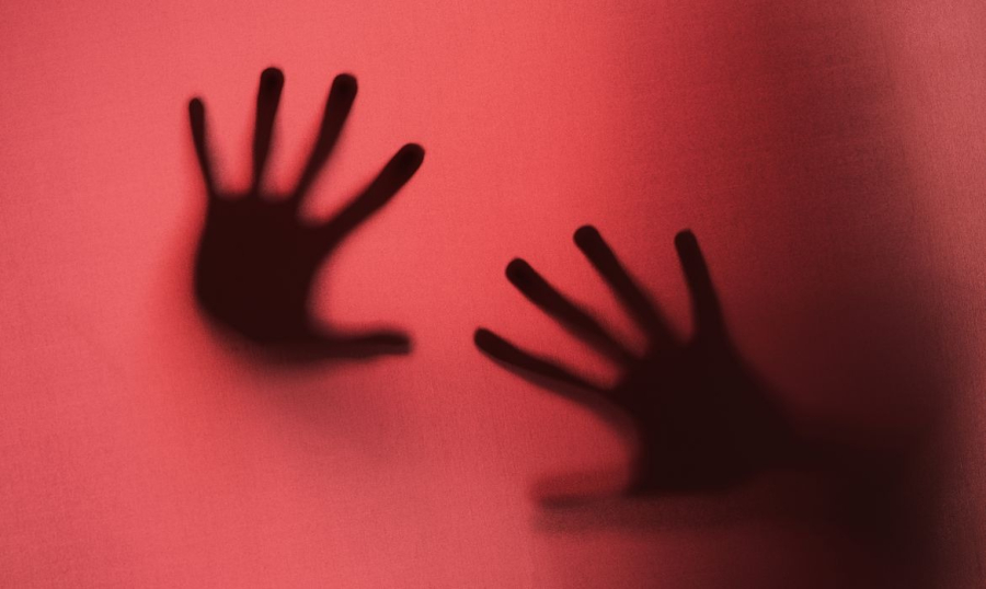 Entenda o que é vicaricídio; projeto de lei endurece pena para o crime