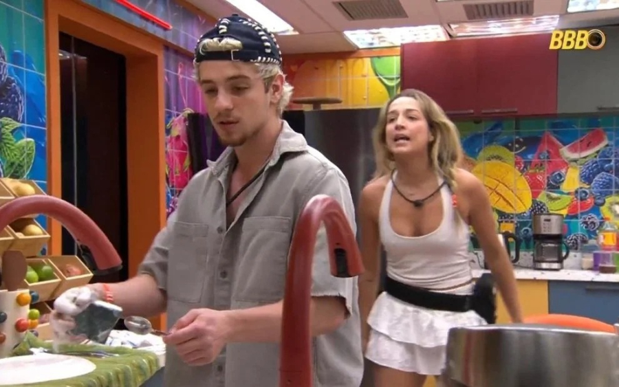 Samira gera revolta no público após votar em Juliano