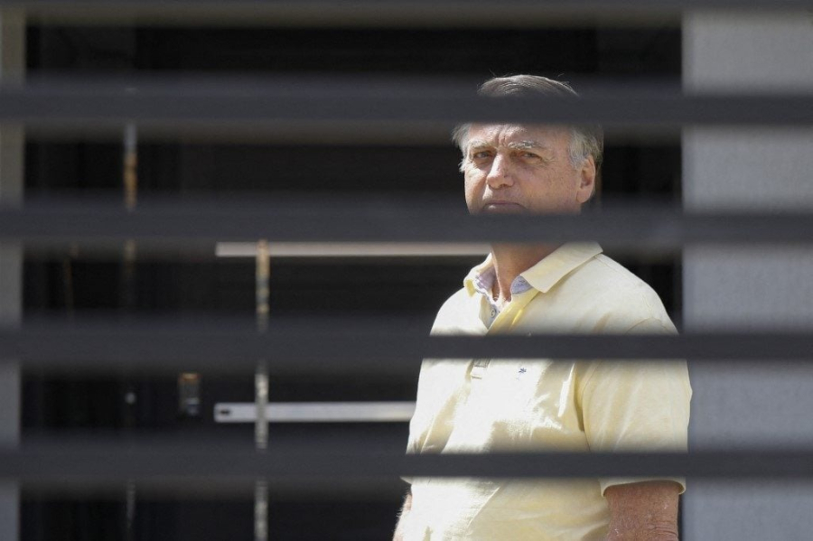 Aliados de Bolsonaro reclamam de regras de Moraes para domiciliar, e defesa estuda recorrer