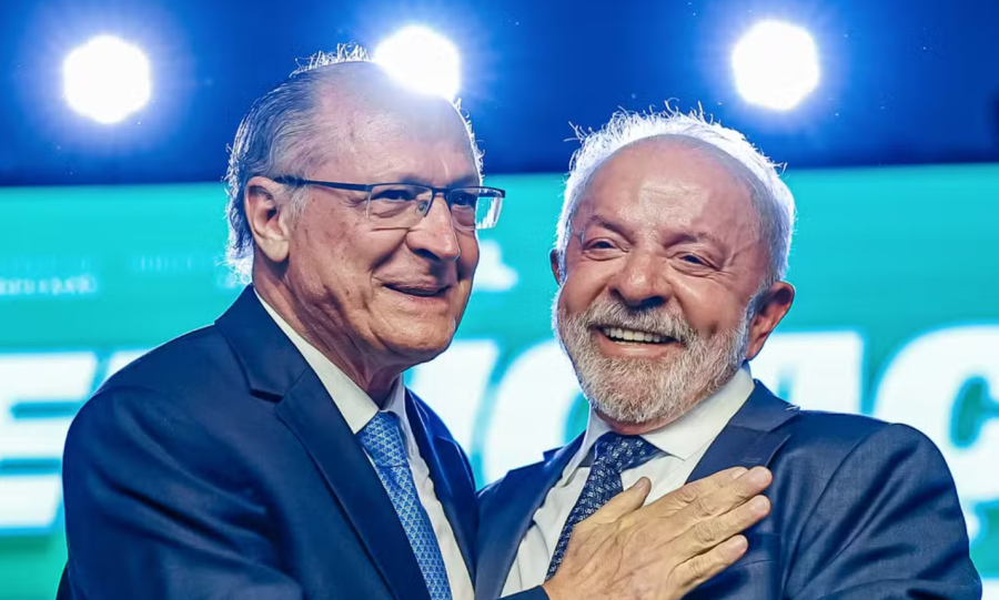 Lula confirma Alckmin como vice na disputa eleitoral