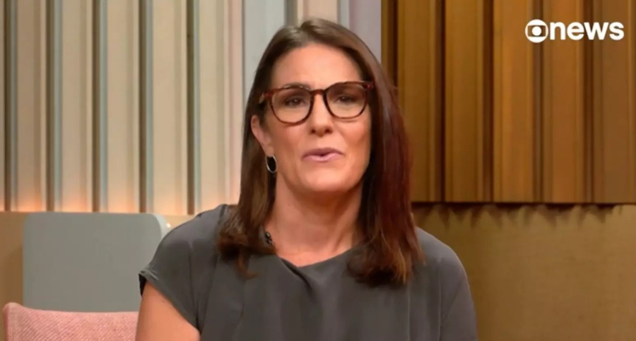 Jornalista desativa redes após fala polêmica: 'um homem, um negro e uma mulher'