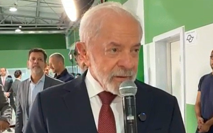 Lula diz que estudante custa menos da metade que um preso