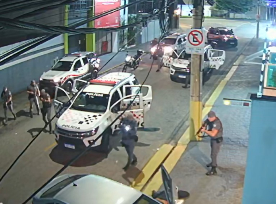 Câmera de segurança flagra tiroteio em Sorocaba